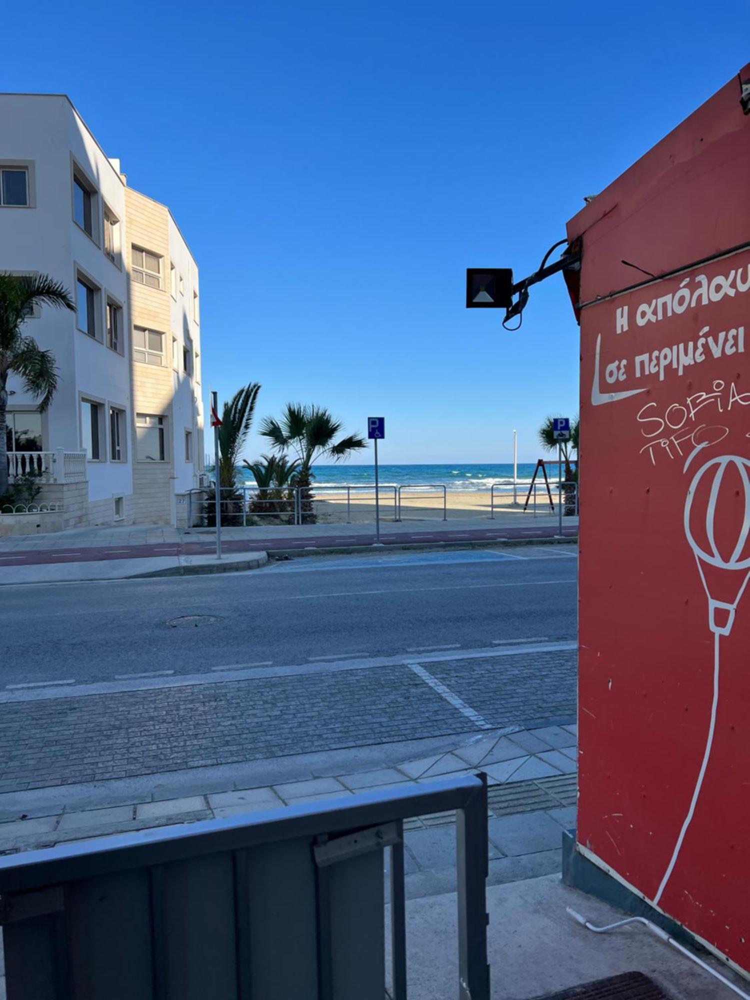 Makenzie 2 Rooms Larnaca Ngoại thất bức ảnh